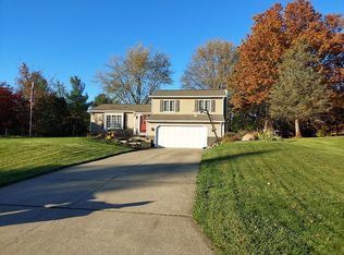 1501 Carriage Hill Dr, Hudson, OH 44236