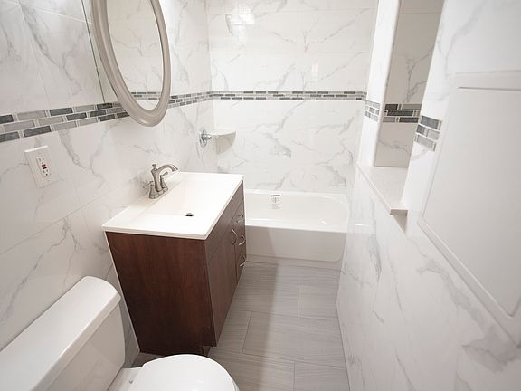 3rd image of 95 Elizabeth St #8