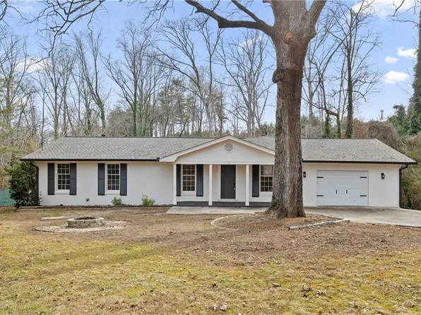 1180 Lakeshore Cir, Gainesville, GA 30501