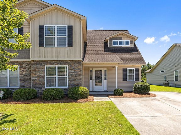 5th image of 2217 Sweet Bay Drive #B