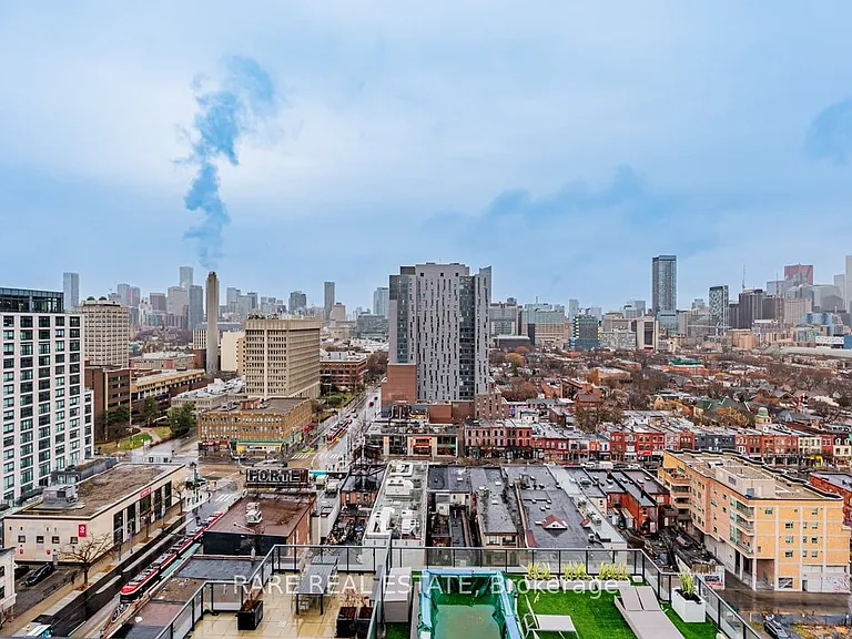 297 College St #Penthouse 5 — Photo 44