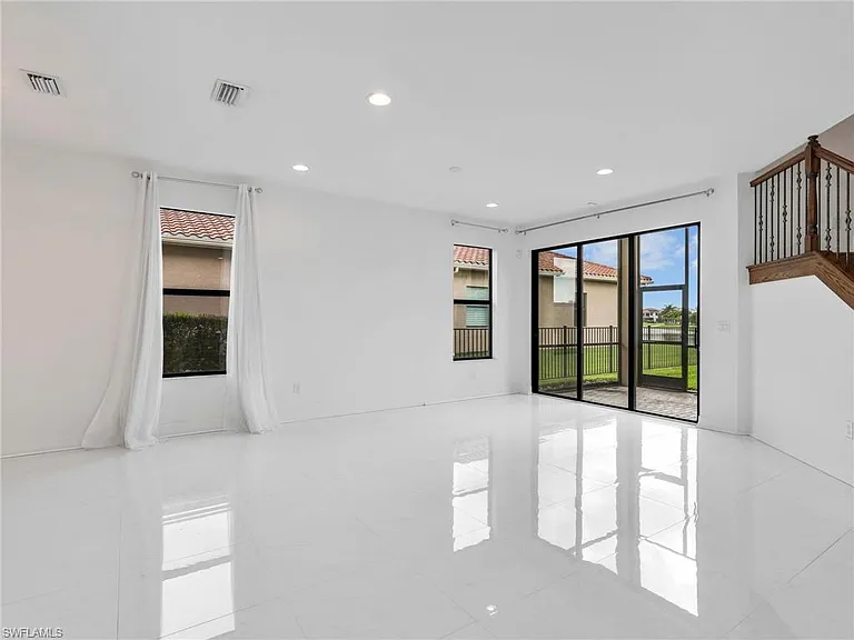 10008 Chesapeake Bay Dr — Photo 7