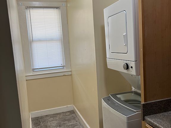 4th image of 882 Elm St Unit 1