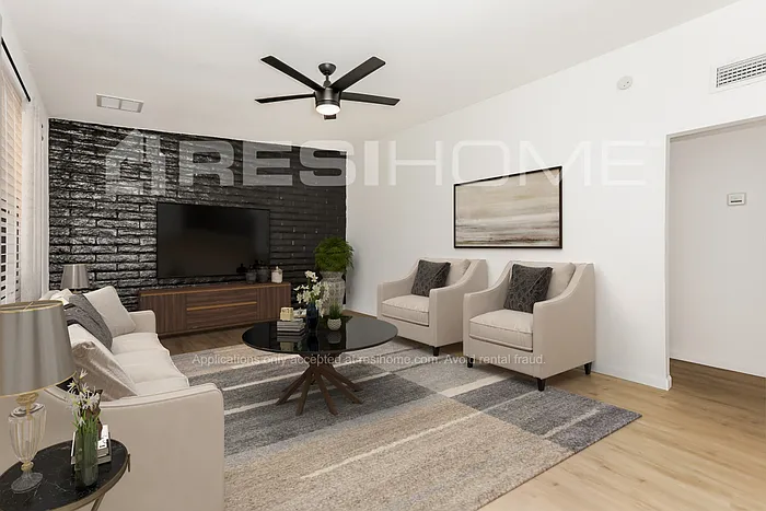 1314 E Del Rio Dr — Photo 5