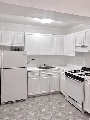 Rented by Quest Realty Sunnyside Corp | media 7