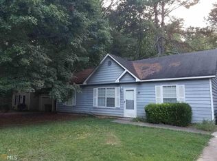 27 Cardinal Ln, Jonesboro, GA 30238