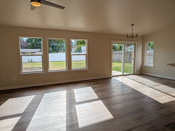 5th image of 2723 Manchester Dr
