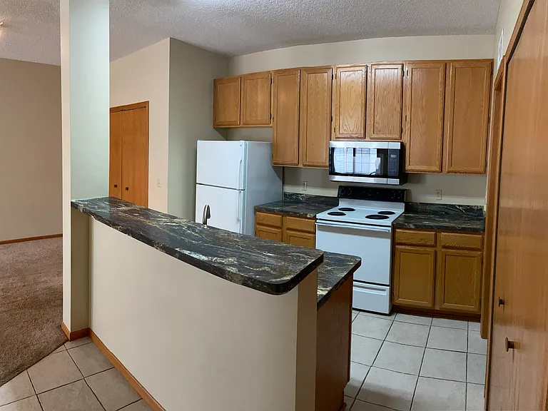 15620 Garrett Dr — Photo 7
