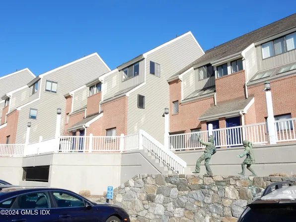 9 River Rd Unit 409, Greenwich, CT 06807