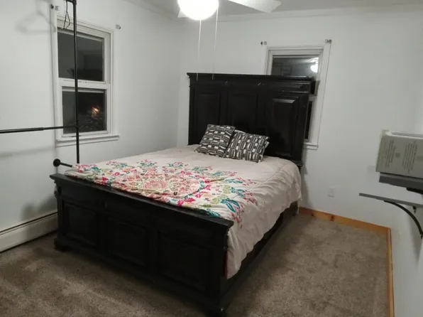 1 Madison Trl, Hopatcong, NJ 07843