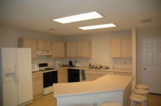 4th image of 10947 HAMLEN PARK DR