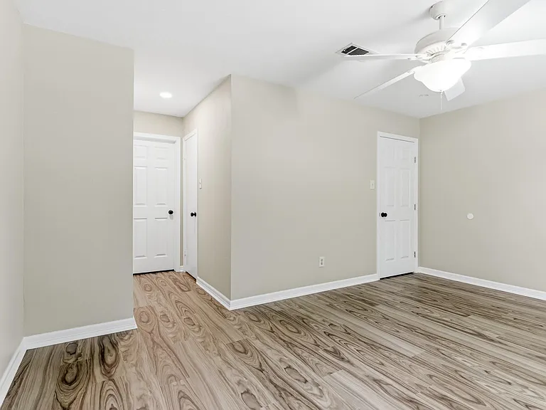 445 Longmeadow St — Photo 32