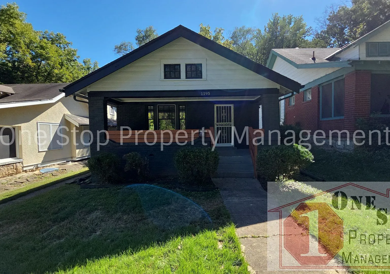 Charming 3 Bed, 1.5 Bath Home in KCMO! — Photo 1