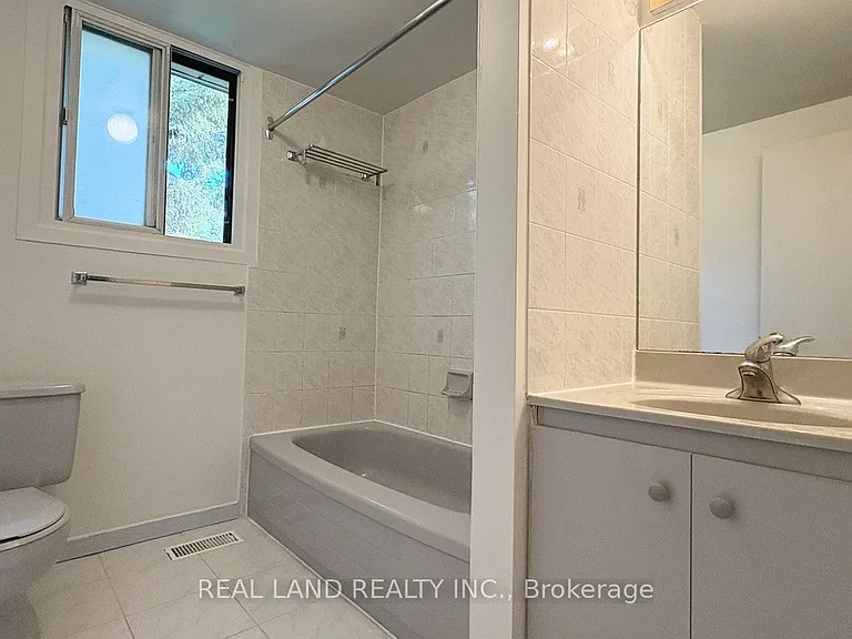 53 Lloydminster Cres — Photo 15