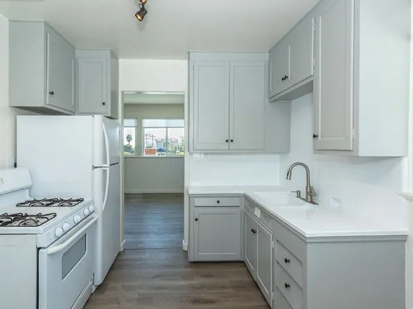 Refreshed 1 bed / 1bath Second Floor Unit in the Heart of Pacific Beach!, 2078 1/2 Garnet Ave, San Diego, CA 92109