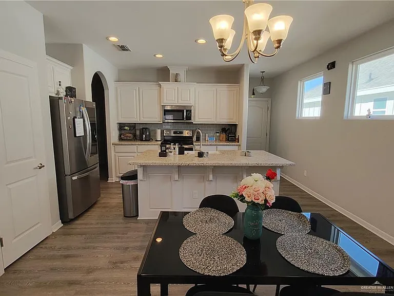 1405 E Sonador Dr S — Photo 4