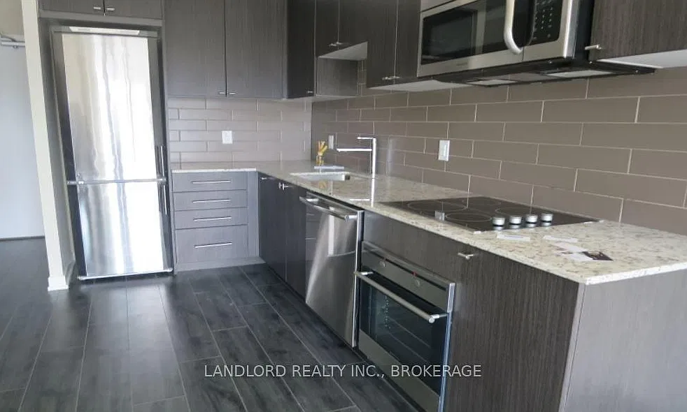 18 Rean Dr - 304 — Photo 2