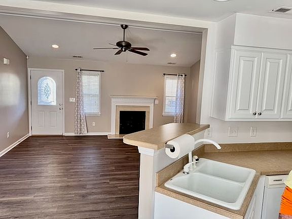 4th image of 212 Canterwood Ln