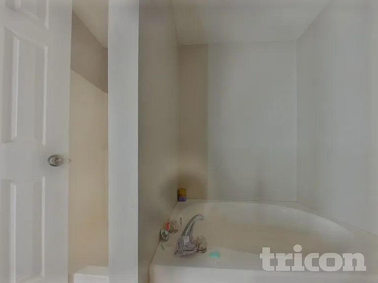 6452 Shadow Ct — Photo 9