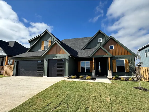 302 Estella St, Lowell, AR 72745