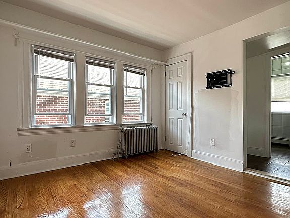 5th image of 57-19 Penrod St #3