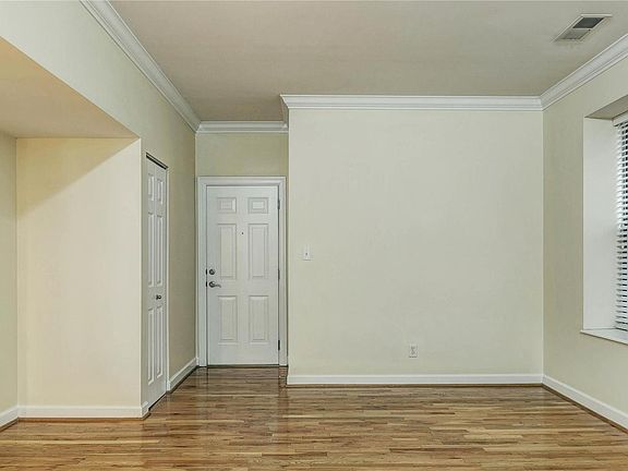 3rd image of 5653 Waterman Blvd #1N