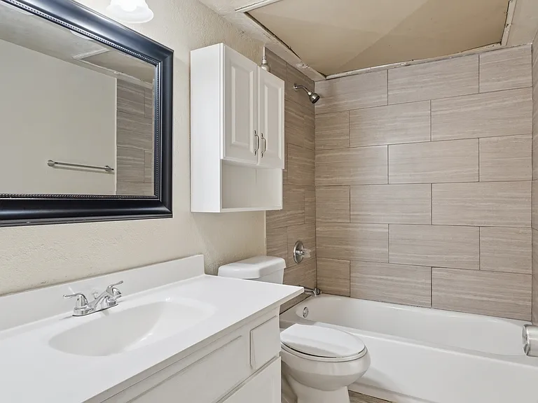 1373 Oakbluff Dr — Photo 15