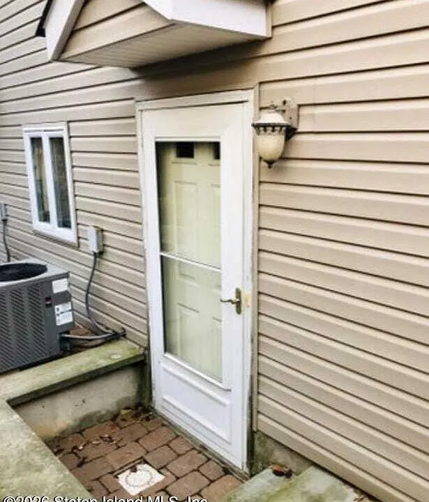 501 Academy Ave #SIDE ENTRANCE
