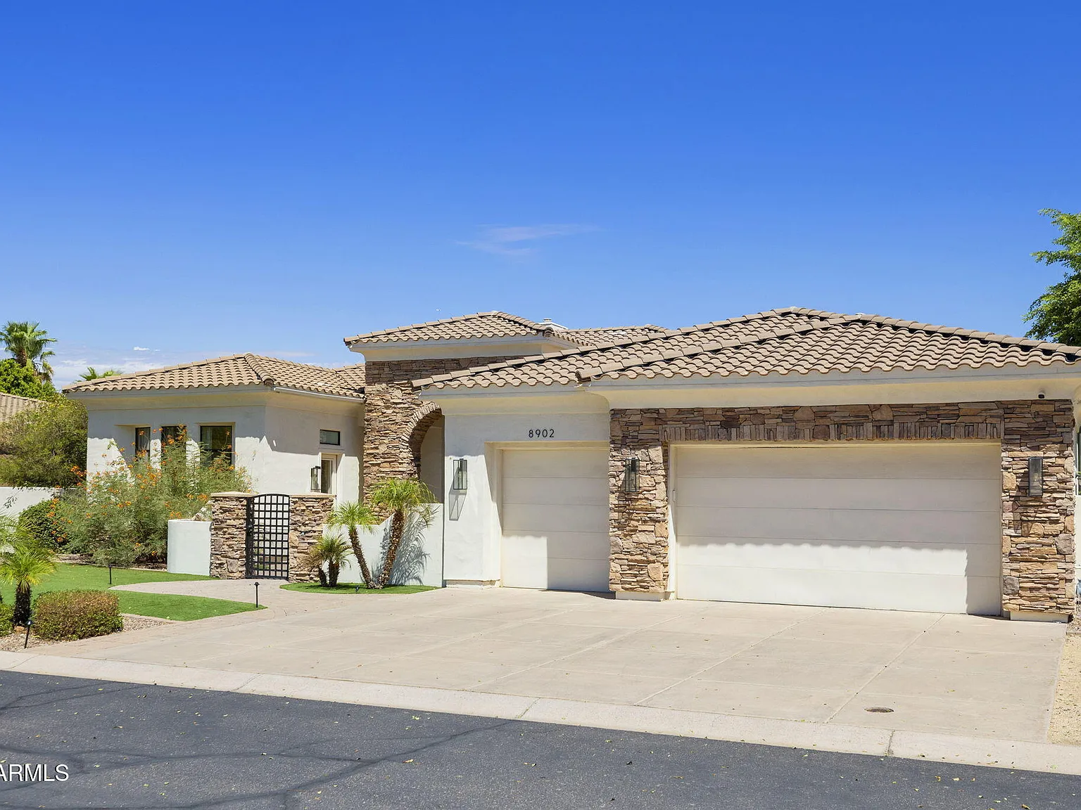 4 bed, 2.5 bath, 3163 sqft, $15,000 — Photo 4