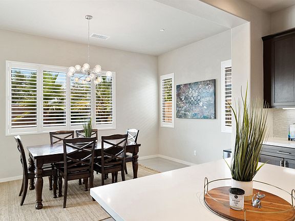 5th image of 43449 Hazelton Ln