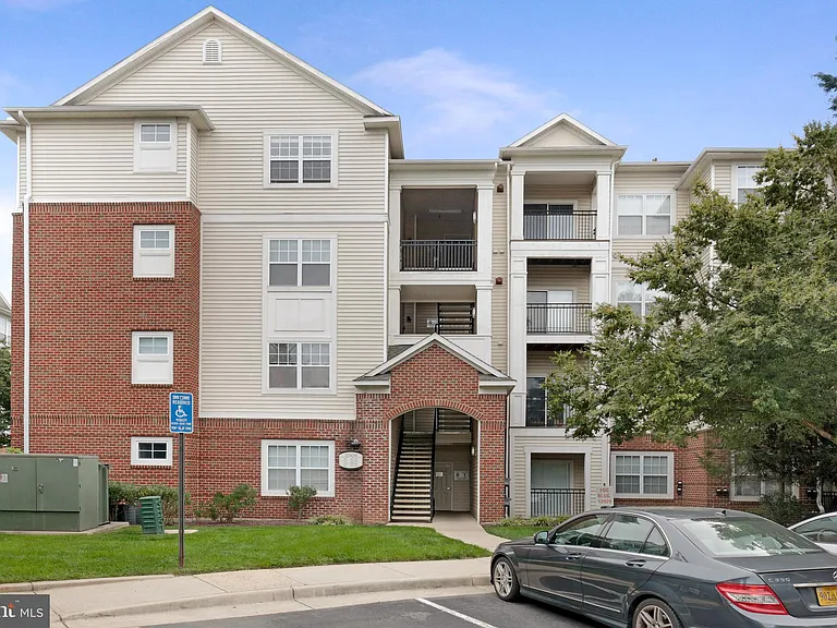 12929 Centre Park Cir #118 — Photo 1