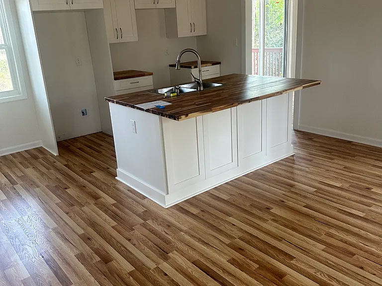 200 Stockwood Dr — Photo 11