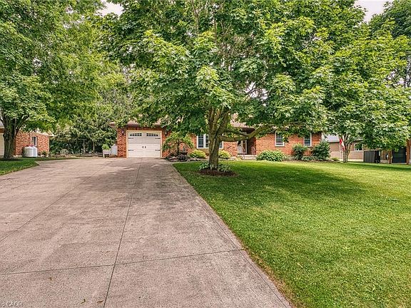 3rd image of 3029 Brookhaven Dr