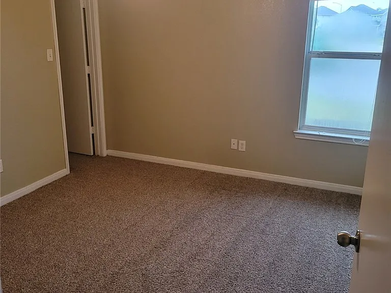 4121 McFarland Dr — Photo 9