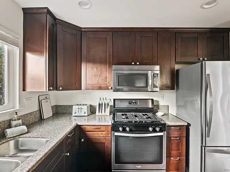 4489 Bertha St — Photo 17