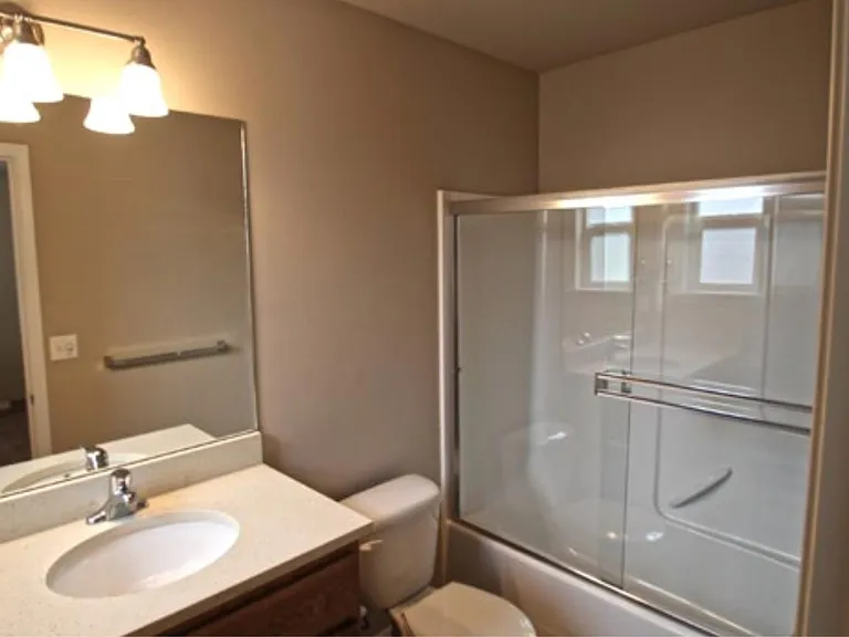 205 NW Meadow Lakes Dr — Photo 9