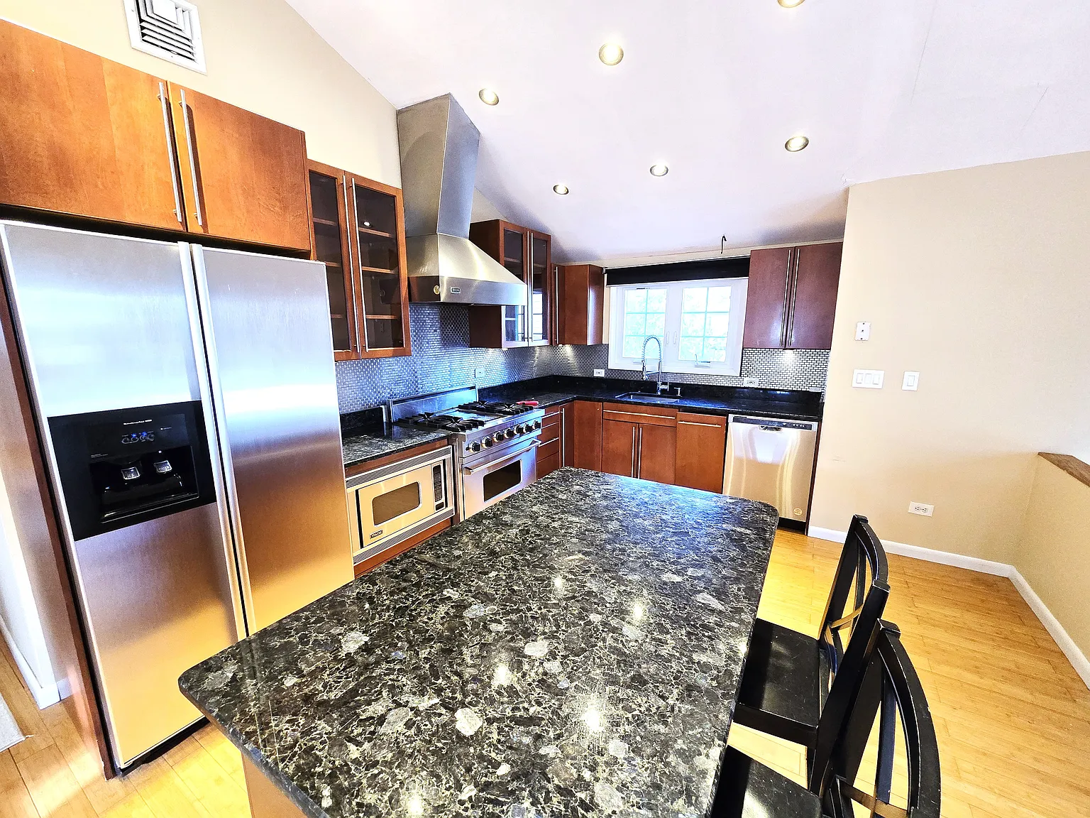 2364 Beverly Rd — Photo 4
