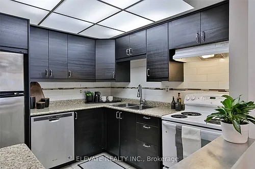 2131 Dufferin St Photo 1
