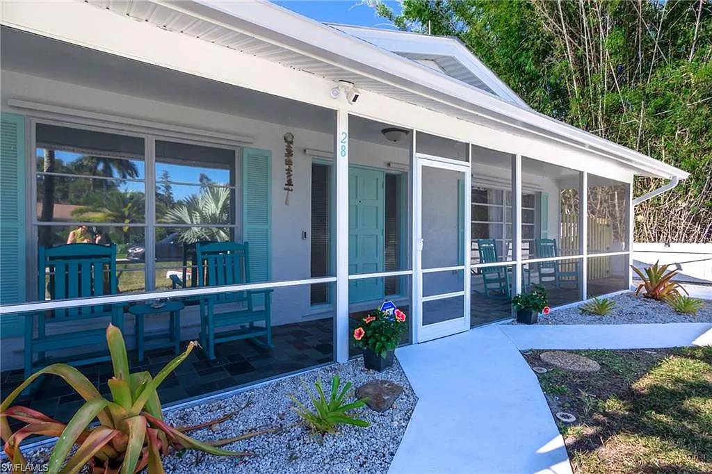 3 bed, 2.0 bath, 1364 sqft, $6,350 — Photo 4