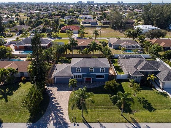 3rd image of 1146 SW 38th Ter