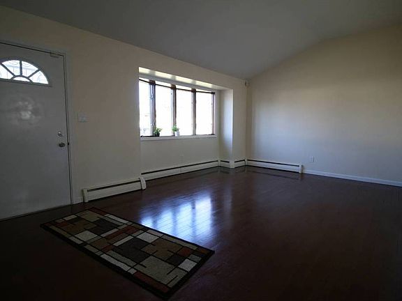 2nd image of 219 W 23rd St