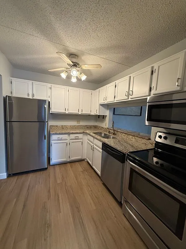 2 bed, 2.0 bath, 1200 sqft, $1,800 — Photo 4