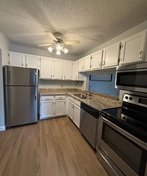 10511 Cedar Lake Rd #309