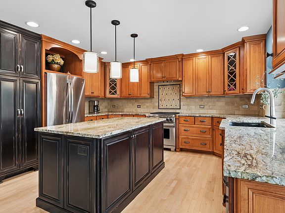 3rd image of 2211 Joyce Ln