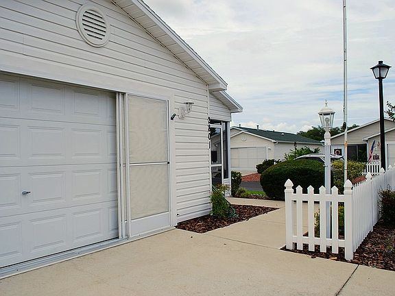 2nd image of 2801 Burgos Dr