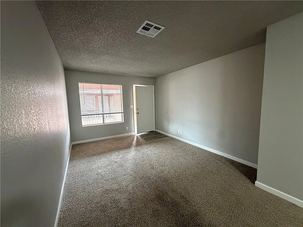 1575 Monte Vista Dr — Photo 4
