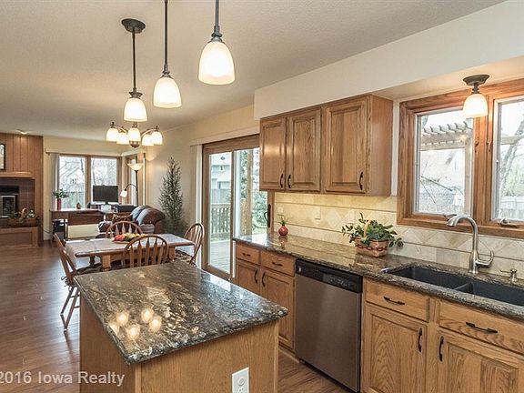 5th image of 6004 Dogwood Cir