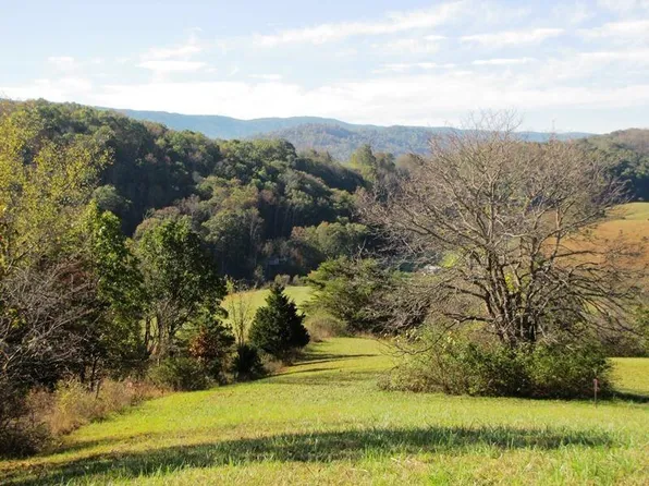 437 Wildwood Dr, Lindside, WV 24951