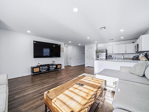 5th image of 2431 Tapatio Drive