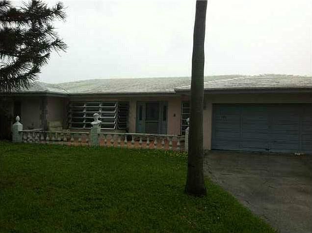 2nd image of 381 SE 7th Ave